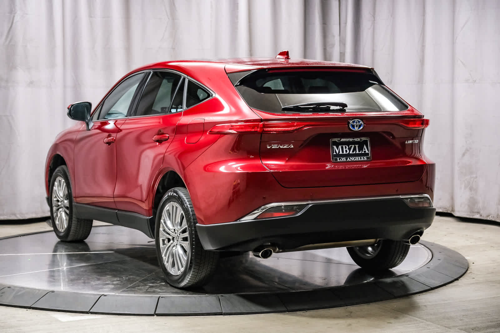 Used 2024 Toyota Venza Limited AWD/4WD image 2