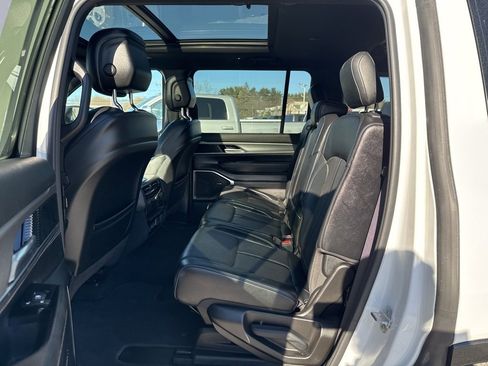 Used 2023 Jeep Wagoneer Series II image 26