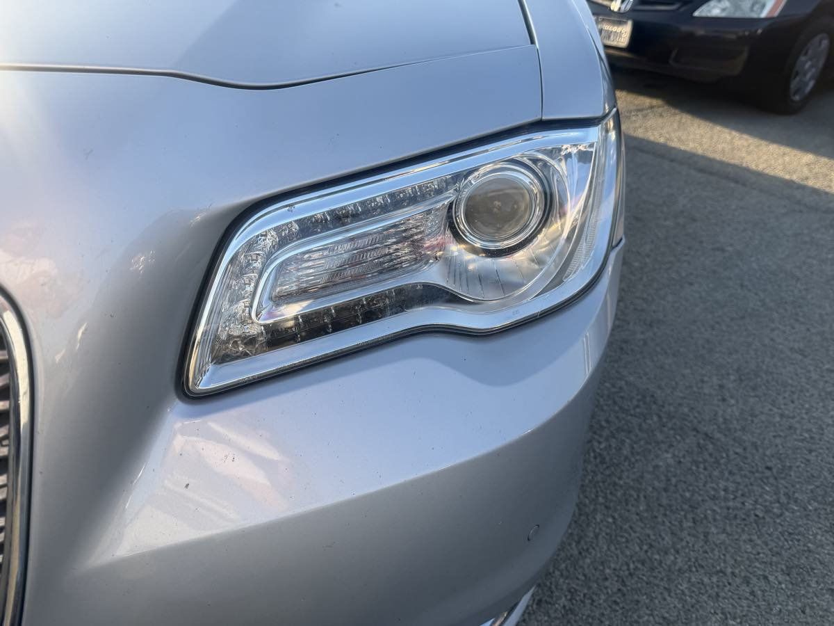 Used 2019 Chrysler 300 Limited w/ Safetytec Plus Group RWD image 16