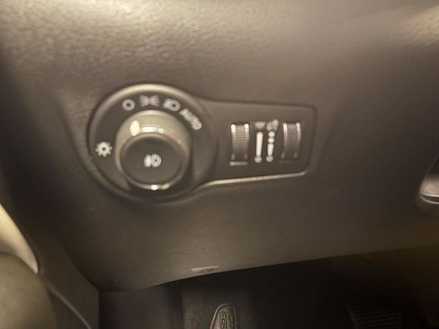 Used 2024 Jeep Compass Limited AWD/4WD image 25