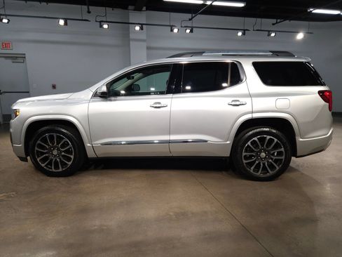 Used 2020 GMC Acadia Denali w/ Trailering Package AWD/4WD image 4