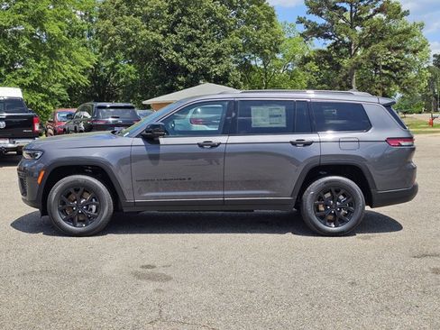 New 2026 Jeep Grand Cherokee L 2WD image 13