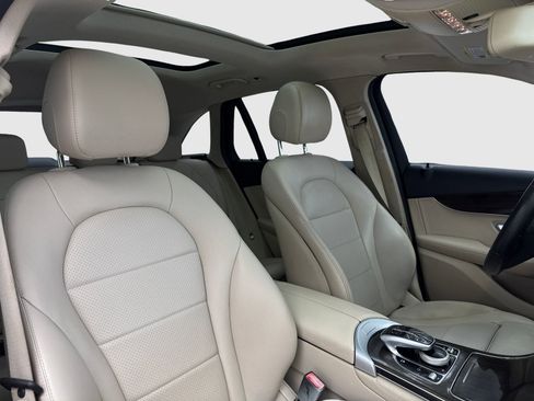 Used 2018 Mercedes-Benz GLC 300 4MATIC w/ Multimedia Package image 36