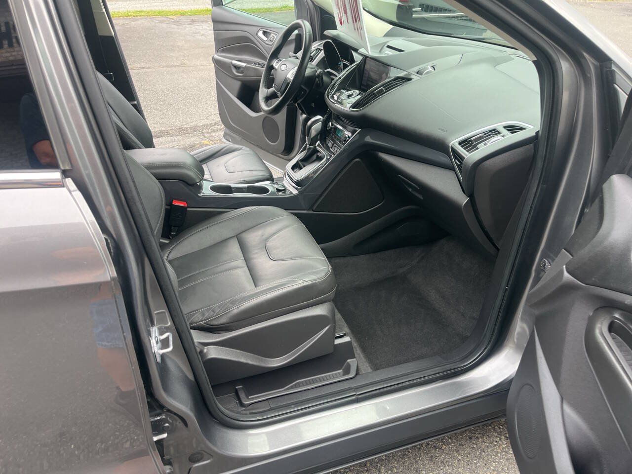 Used 2013 Ford Escape Titanium w/ Parking Technology Pkg AWD/4WD image 35