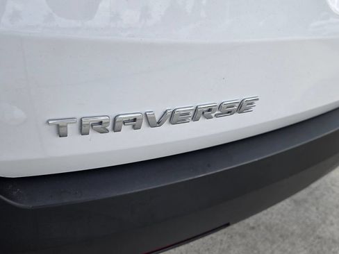 Used 2023 Chevrolet Traverse LT FWD image 13