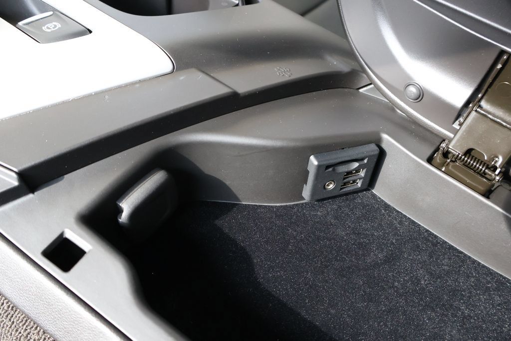 Used 2014 Chevrolet Corvette Stingray Coupe RWD image 32
