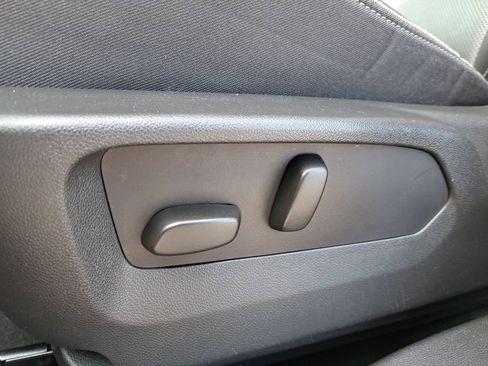 Used 2023 Buick Envision Essence image 16