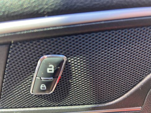 Used 2016 Ford Edge SEL w/ Equipment Group 201A AWD/4WD image 17