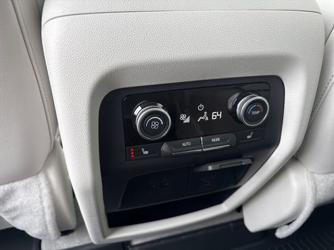 New 2026 Buick Enclave Avenir w/ Super Cruise Package FWD image 43