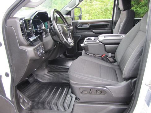 Used 2024 Chevrolet Silverado 2500 LT w/ Convenience Package AWD/4WD image 19