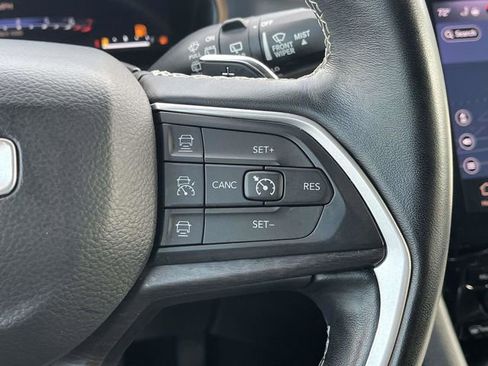 Used 2022 Jeep Grand Cherokee L Limited image 29