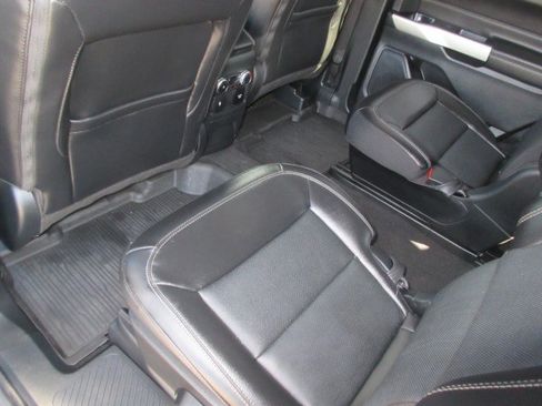 Used 2023 Ford Explorer Limited w/ Limited Technology Package AWD/4WD image 17
