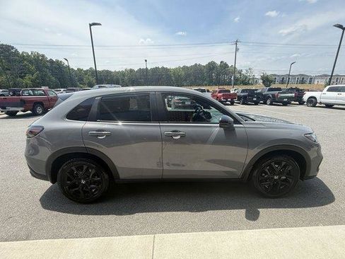 Used 2023 Honda HR-V Sport image 8