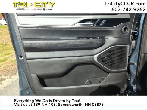 New 2025 Jeep Wagoneer Series II w/ Convenience Group I image 10