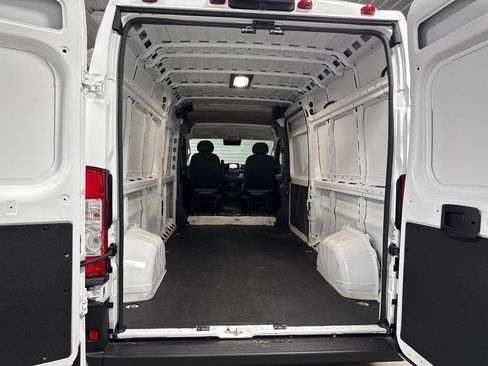 Used 2024 RAM ProMaster 2500 w/ Convenience Group FWD image 20