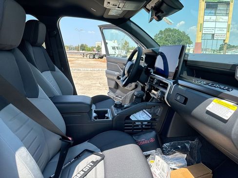 New 2025 Toyota Tacoma TRD Off-Road image 31