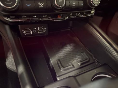 Used 2023 Dodge Durango R/T w/ Tow 'N Go Package AWD/4WD image 15