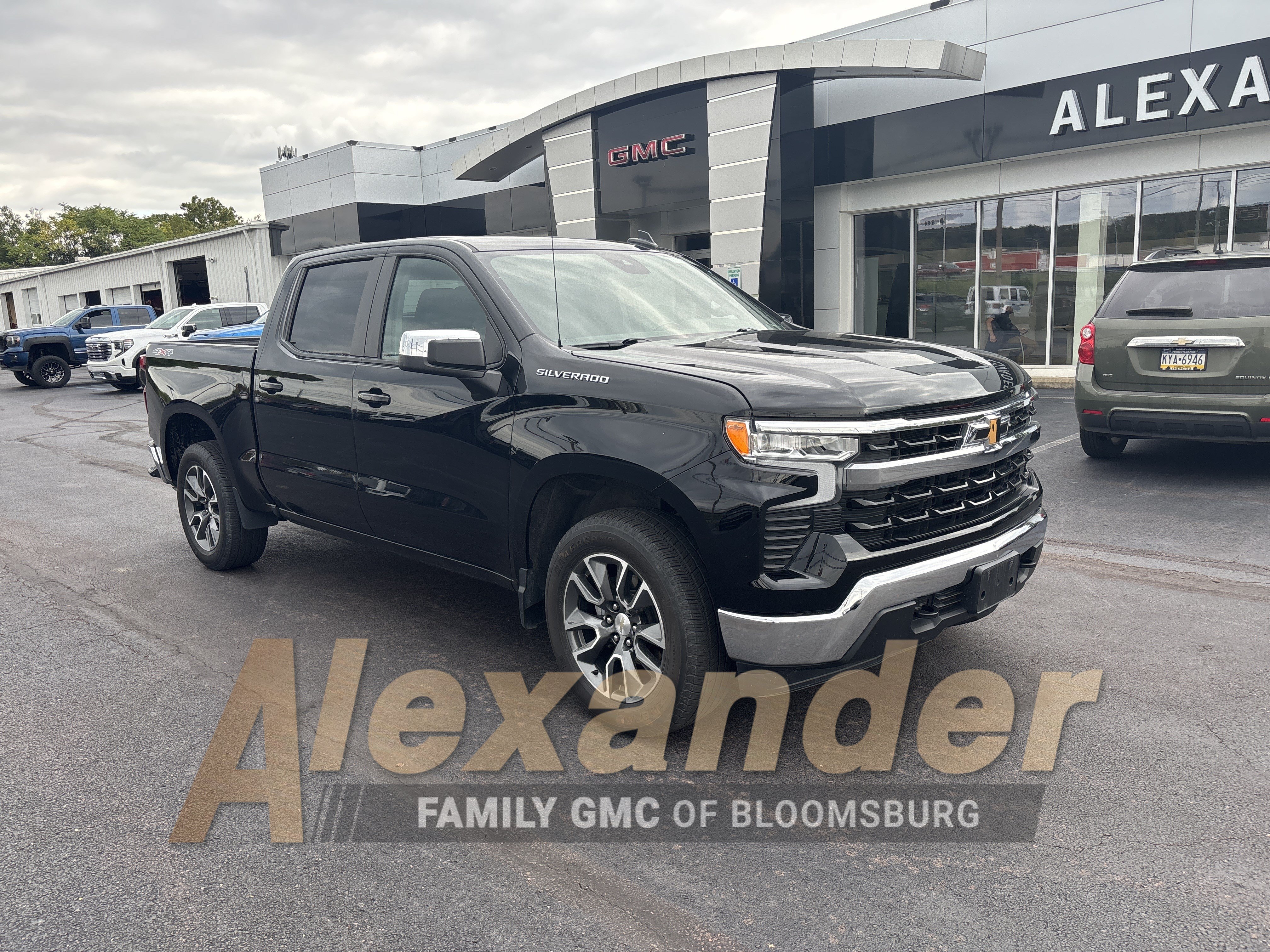 Used 2024 Chevrolet Silverado 1500 LT AWD/4WD image 1