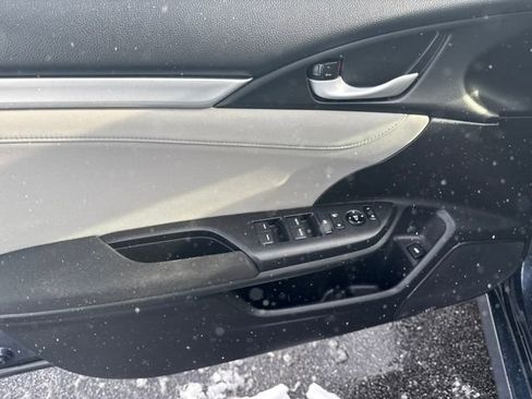 Used 2018 Honda Civic EX image 8