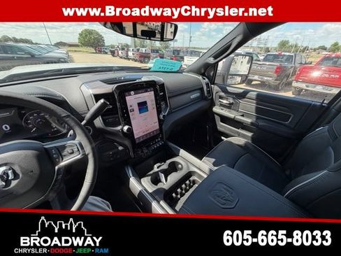 New 2026 RAM 3500 Laramie AWD/4WD image 17