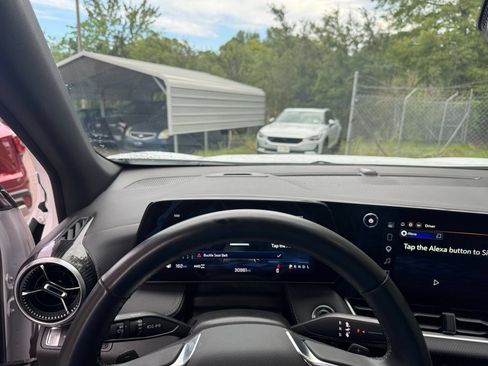 Used 2025 Chevrolet Equinox LT AWD/4WD image 32