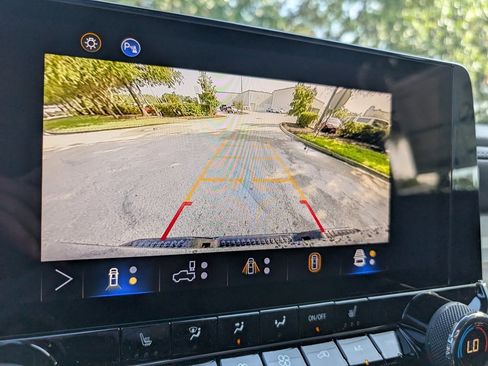 New 2025 Chevrolet Colorado LT w/ LT Convenience Package image 26