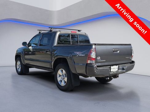 Used 2011 Toyota Tacoma PreRunner w/ TRD Sport Pkg image 3
