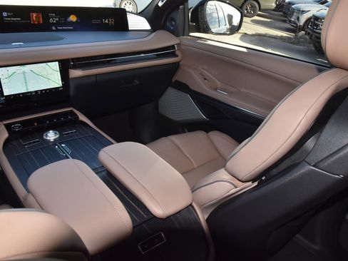 New 2025 Lincoln Navigator L Black Label image 18