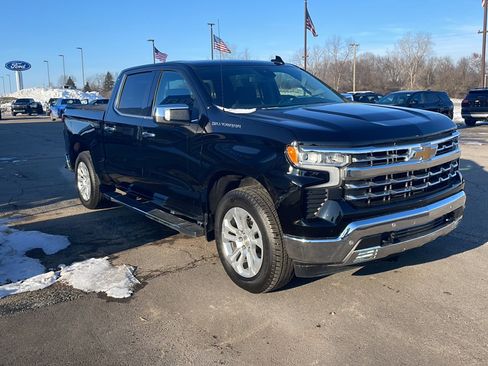 Used 2024 Chevrolet Silverado 1500 LTZ image 3