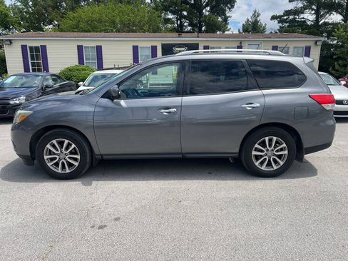 Used 2015 Nissan Pathfinder SV FWD image 9