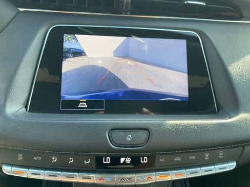 Used 2023 Cadillac XT4 Premium Luxury FWD image 11