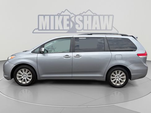 Used 2014 Toyota Sienna Limited w/ Limited Premium Package AWD/4WD image 2