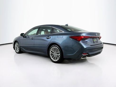 Used 2019 Toyota Avalon Limited w/ Advanced Safety Package FWD image 5
