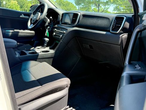 Certified 2021 Kia Sportage LX w/ LX AWD Popular Package image 12