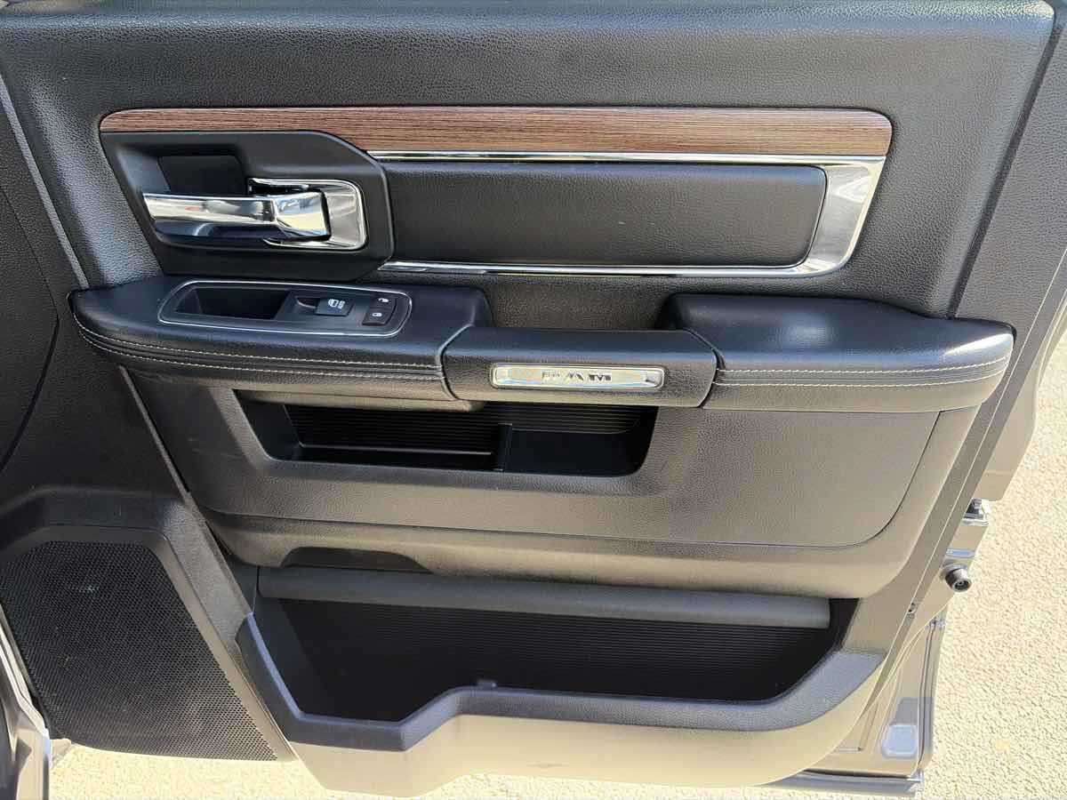 Used 2016 RAM 1500 Laramie w/ Convenience Group AWD/4WD image 22