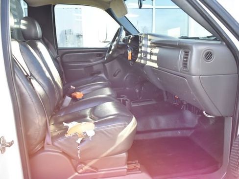 Used 2005 Chevrolet Silverado 3500 W/T w/ Snow Plow Prep Package image 24