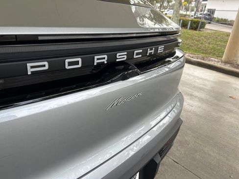 Used 2025 Porsche Macan Electric RWD image 20
