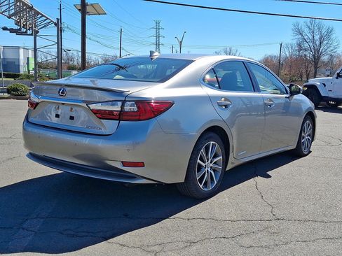 Used 2018 Lexus ES 300h image 25