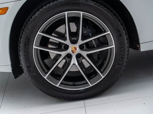 Certified 2026 Porsche Macan AWD/4WD image 12