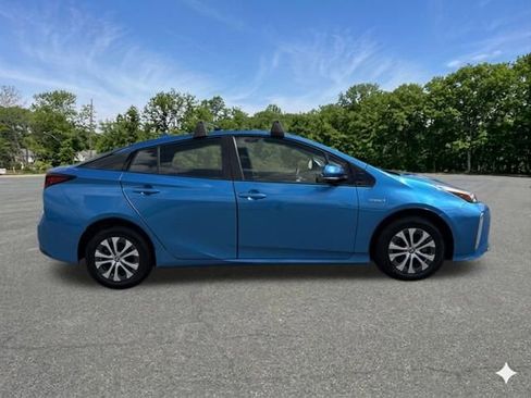 Used 2020 Toyota Prius LE AWD/4WD image 10