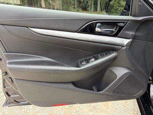 Used 2022 Nissan Maxima SV w/ Floor Mat Group FWD image 5