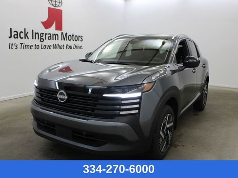 New 2026 Nissan Kicks SV image 1