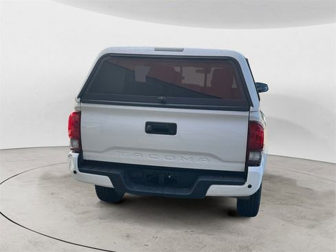 Used 2020 Toyota Tacoma SR image 4