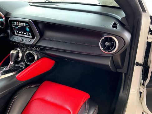 Used 2018 Chevrolet Camaro SS RWD image 17