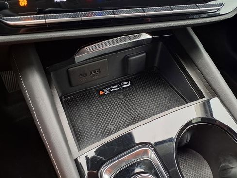 Certified 2025 Buick Envision Preferred image 11