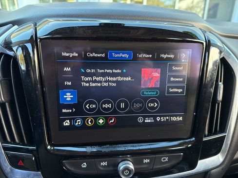 Used 2020 Chevrolet Traverse LT image 29