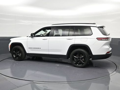 Used 2023 Jeep Grand Cherokee L Laredo RWD image 8