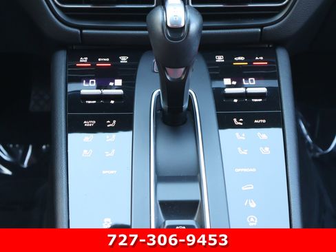 Used 2022 Porsche Macan AWD/4WD image 19