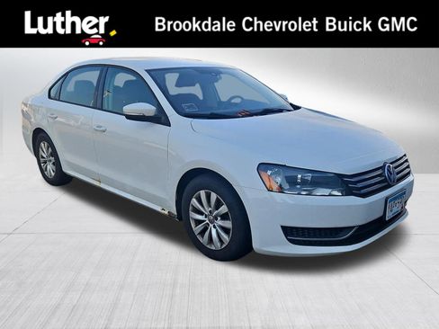 Used 2013 Volkswagen Passat 2.5 S FWD image 1