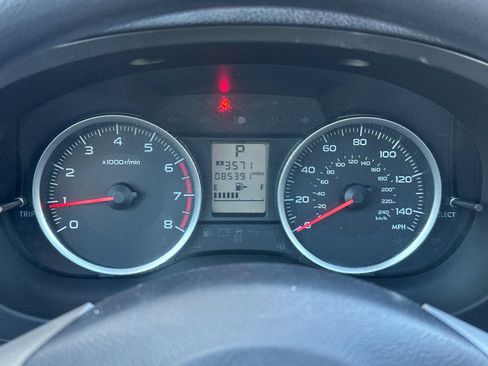 Used 2015 Subaru Forester 2.5i Premium w/ All-Weather Package AWD/4WD image 23